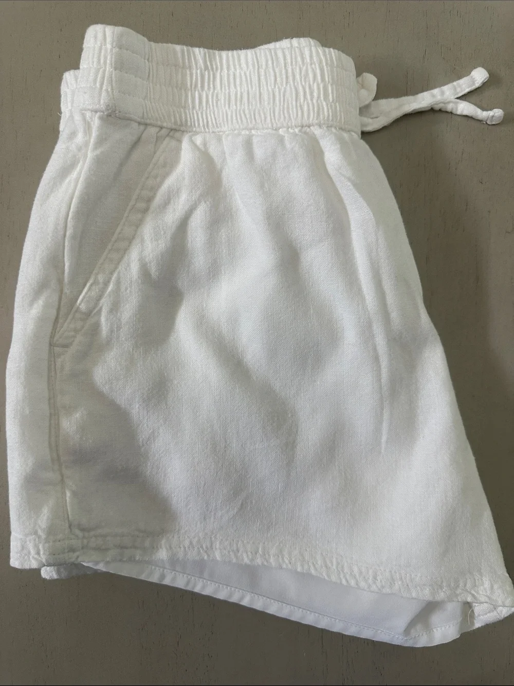 Abercrombie Kids White Pull On Drawstring Shorts - Size 9/10 - Like New